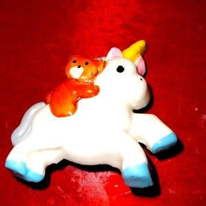 Really adorable vintage unicorn pin